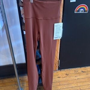 Lululemon Wunder Train HR 28”, size 2 nwt